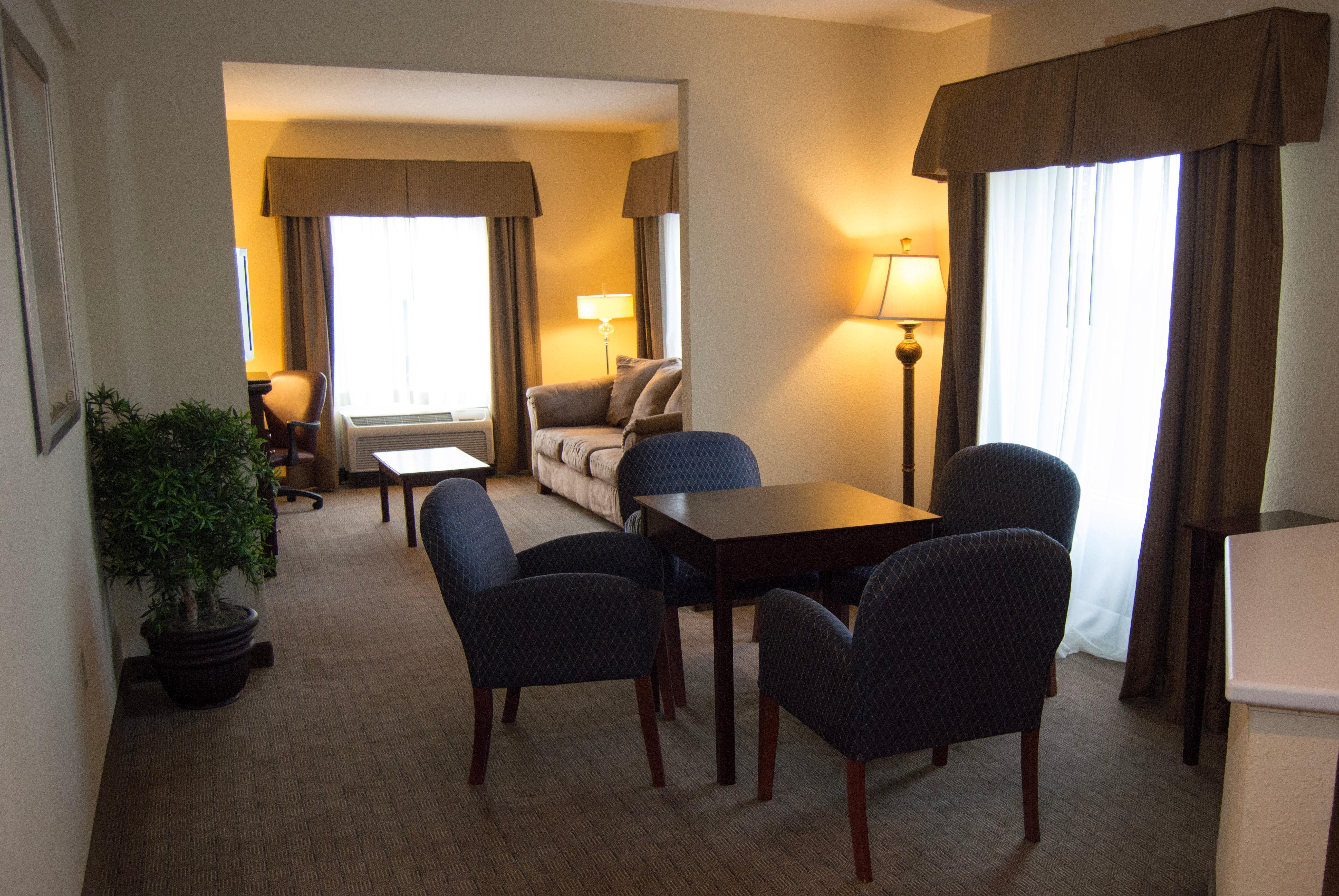 Holiday Inn Express Hotel & Suites Clearwater Us 19 North By Ihg Exteriör bild