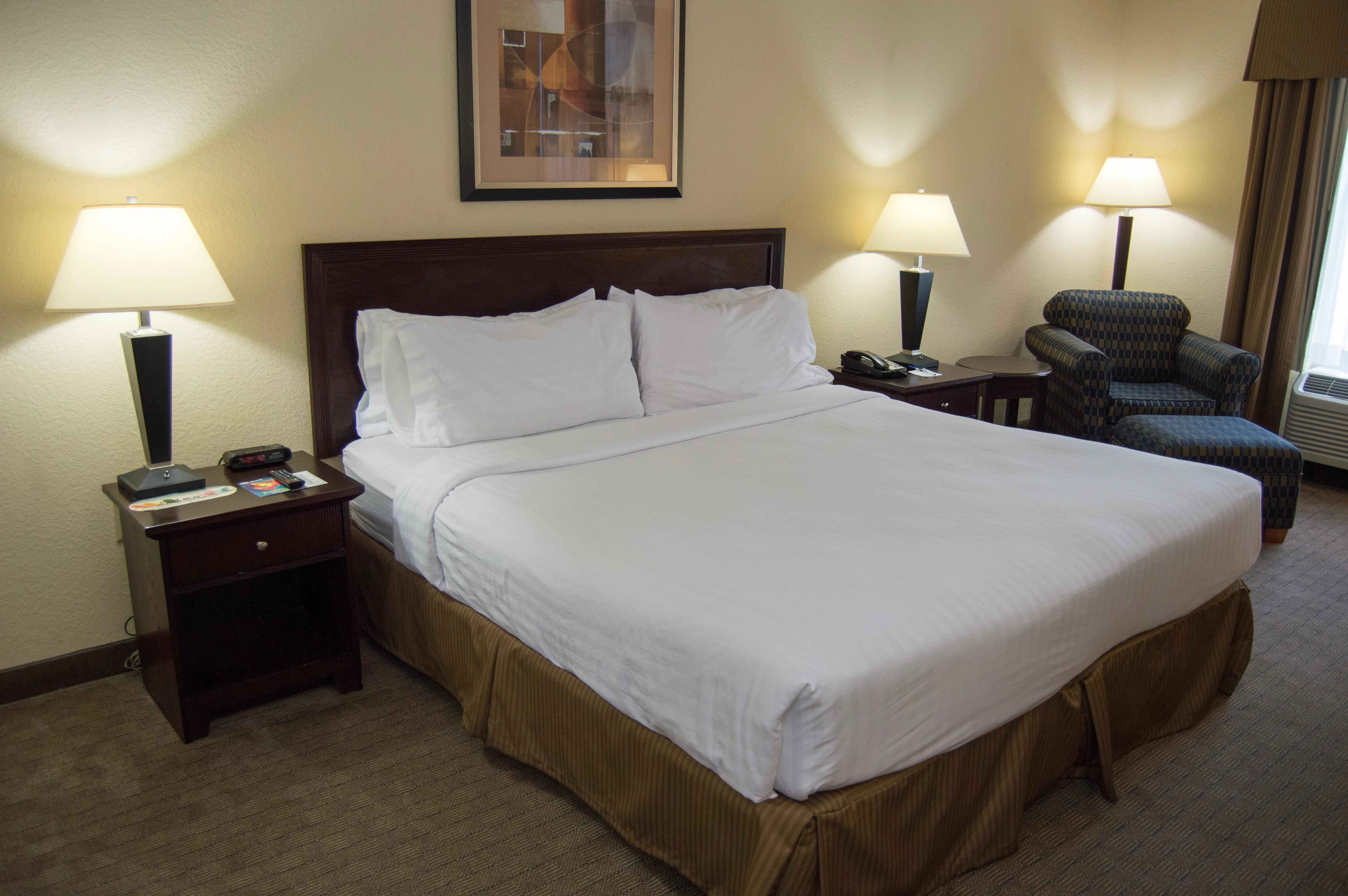 Holiday Inn Express Hotel & Suites Clearwater Us 19 North By Ihg Exteriör bild