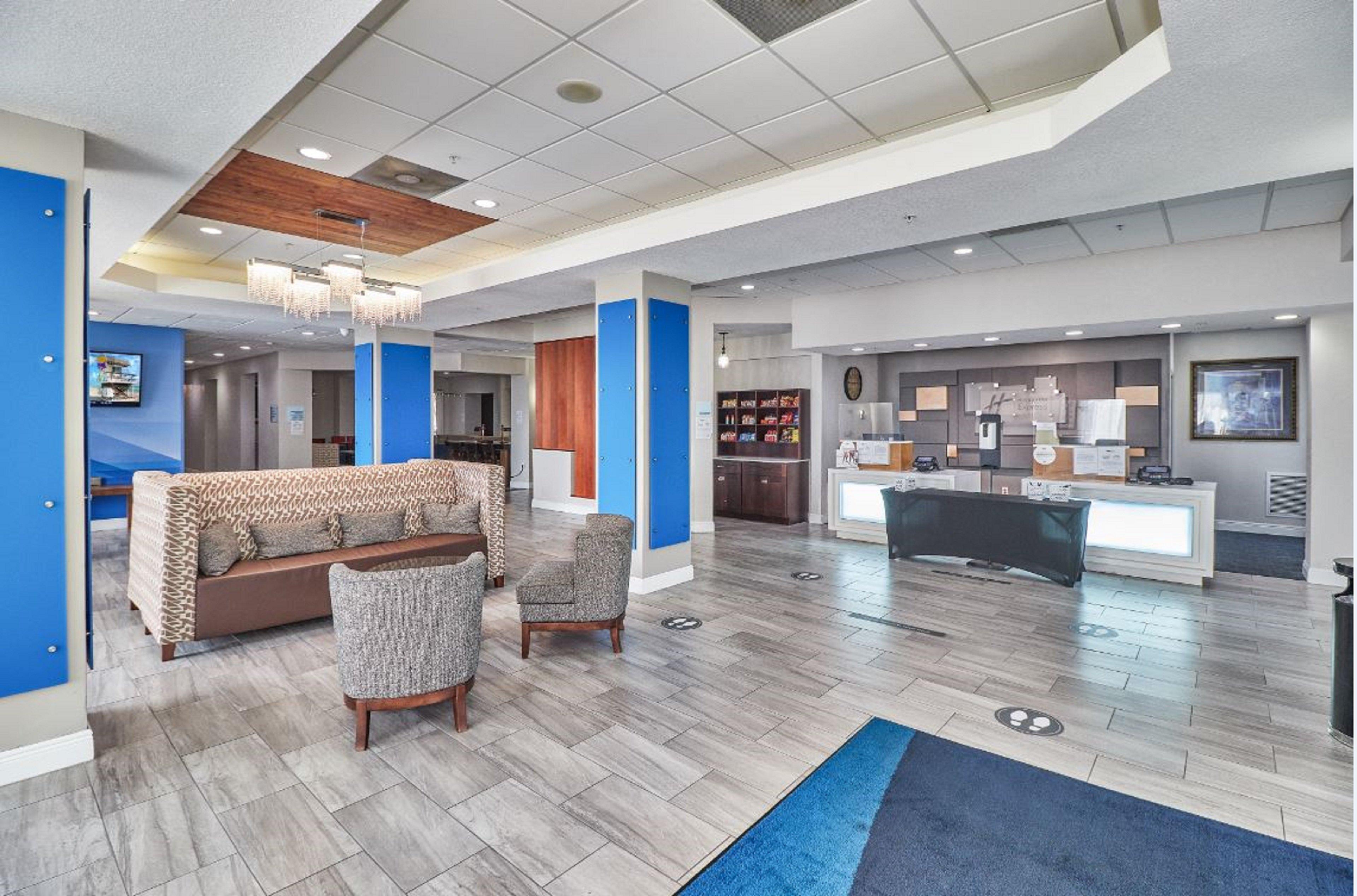 Holiday Inn Express Hotel & Suites Clearwater Us 19 North By Ihg Exteriör bild