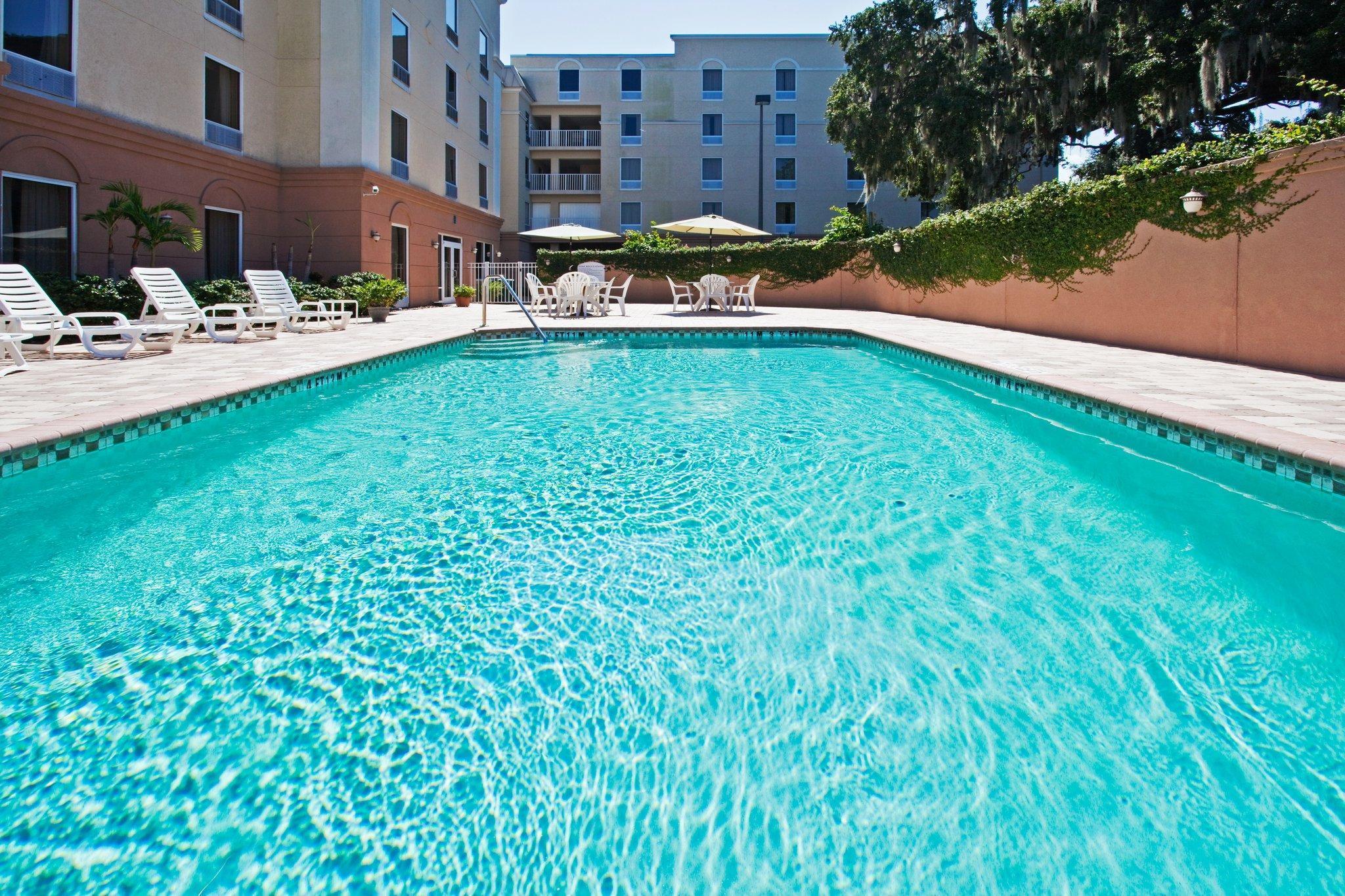Holiday Inn Express Hotel & Suites Clearwater Us 19 North By Ihg Exteriör bild