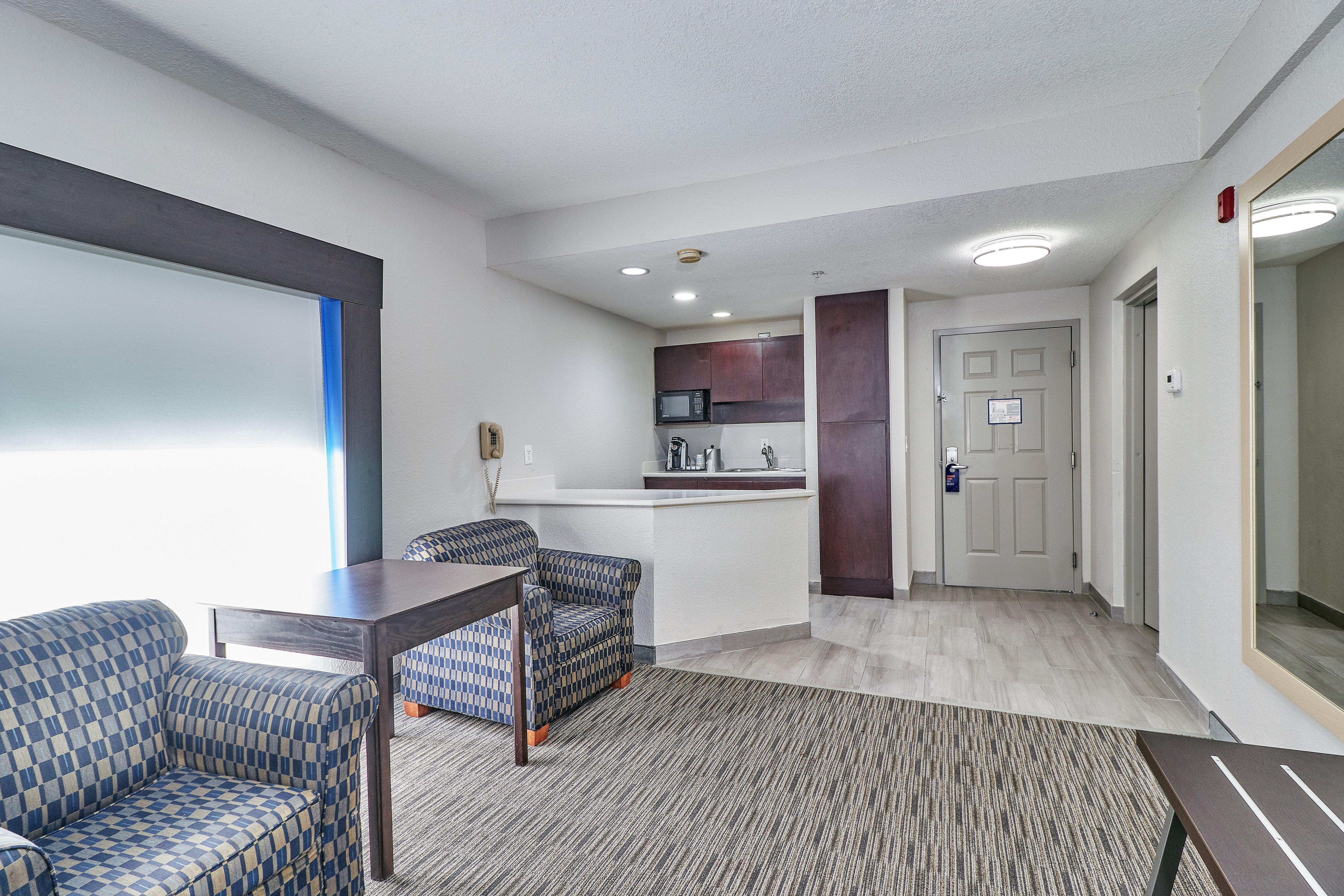 Holiday Inn Express Hotel & Suites Clearwater Us 19 North By Ihg Exteriör bild
