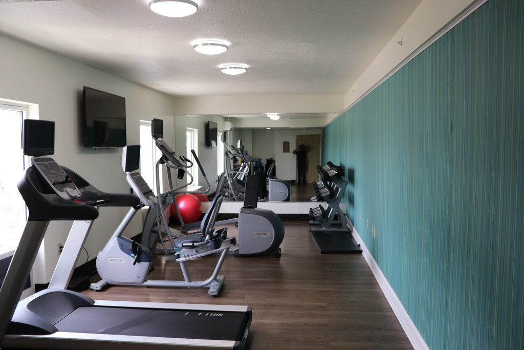 Holiday Inn Express Hotel & Suites Clearwater Us 19 North By Ihg Exteriör bild