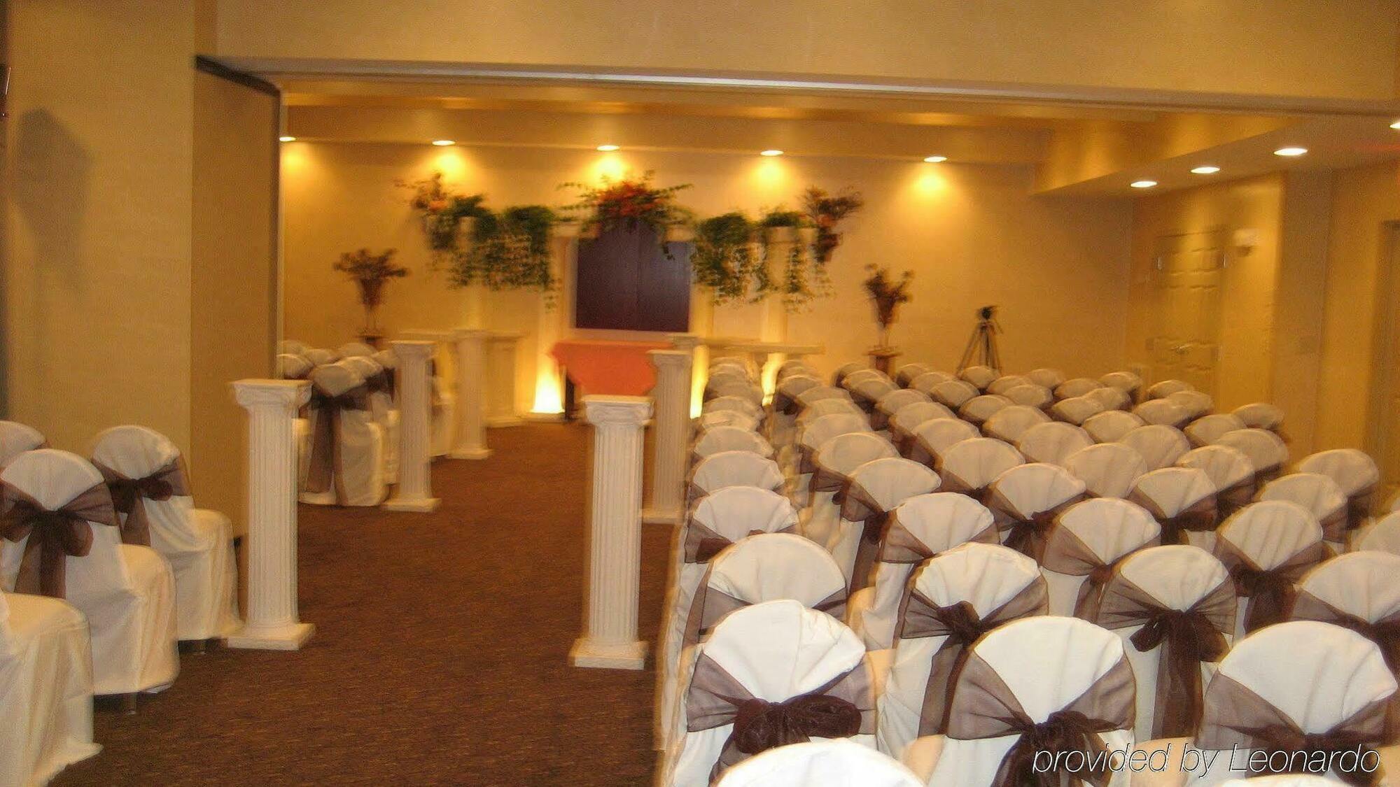 Holiday Inn Express Hotel & Suites Clearwater Us 19 North By Ihg Exteriör bild