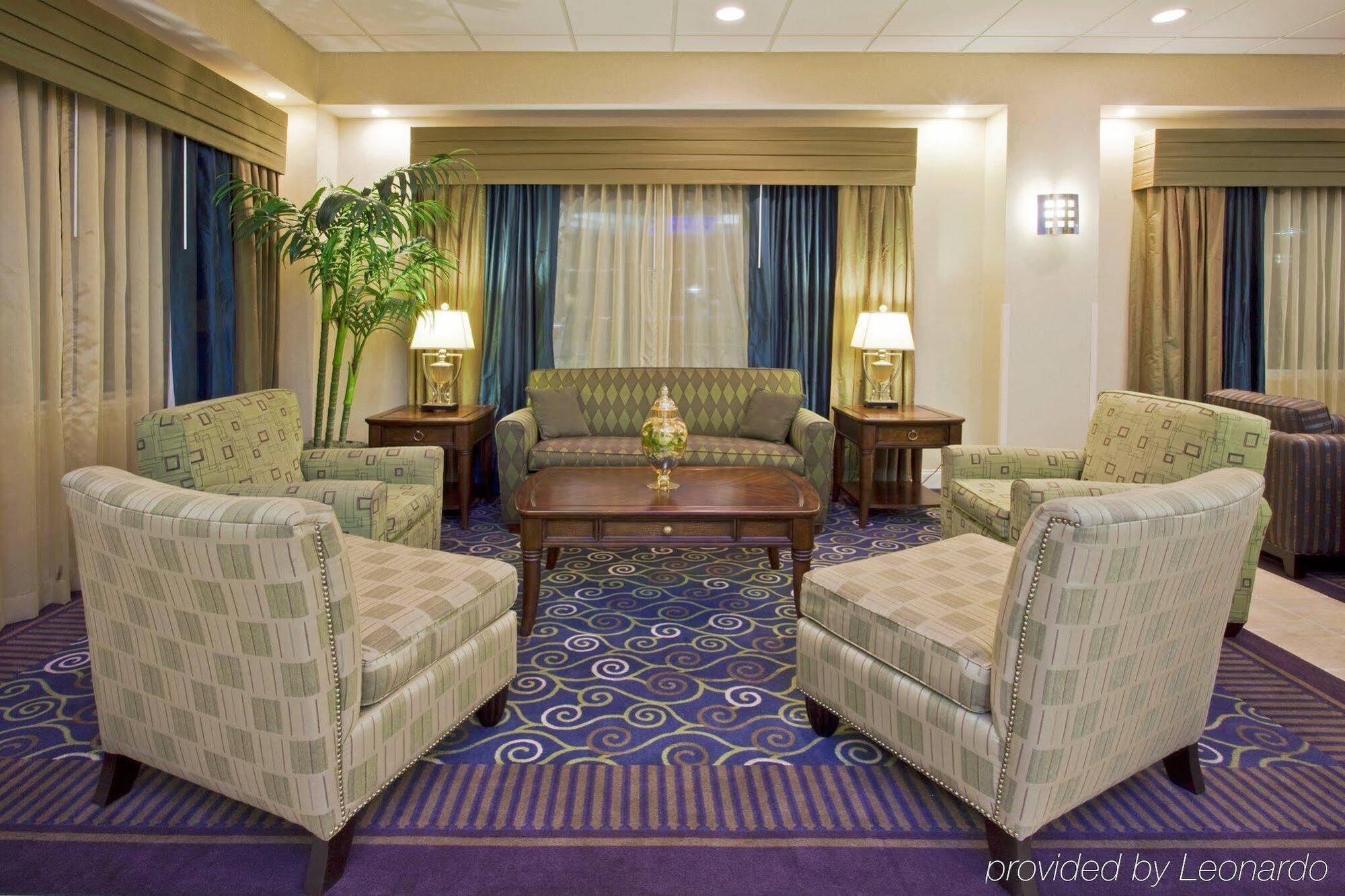 Holiday Inn Express Hotel & Suites Clearwater Us 19 North By Ihg Exteriör bild